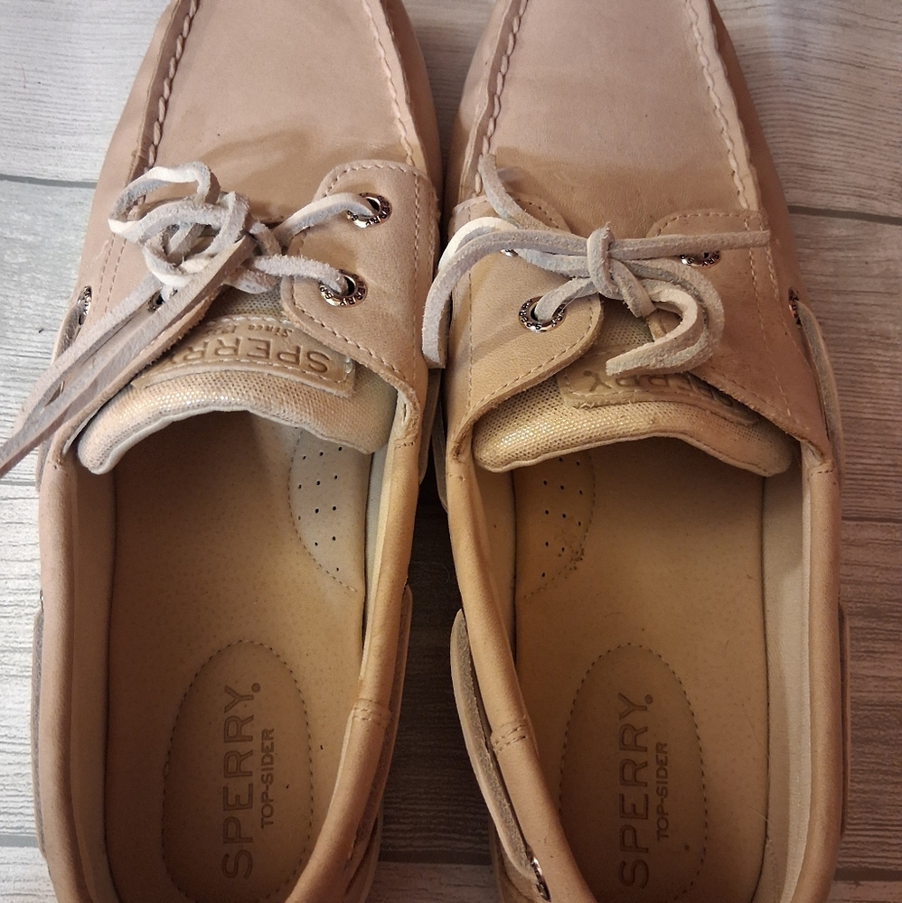 Sperry Tan Boat Shoes with Moccasin Toe and Slip-On Design